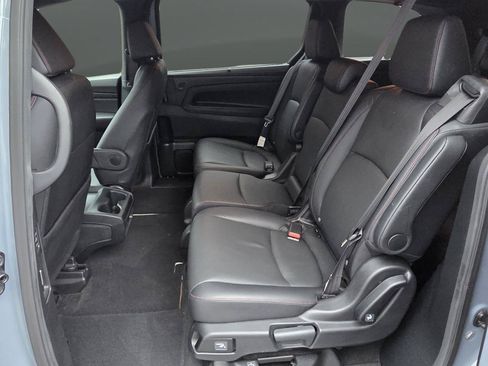 Used 2023 Honda Odyssey Sport image 12
