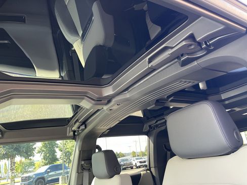 New 2026 GMC Hummer EV SUV image 52