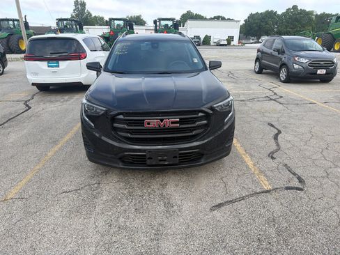 Used 2020 GMC Terrain SLE w/ Driver Convenience Package FWD image 4