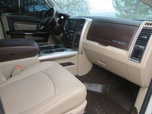 Used 2017 RAM 2500 Laramie w/ Convenience Group AWD/4WD image 38