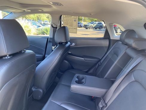 Used 2023 Hyundai Kona Limited image 16