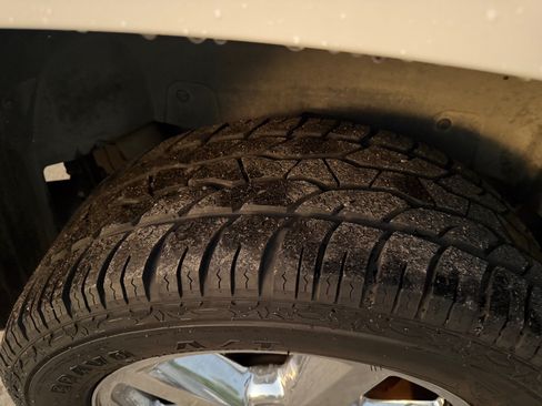 Used 2011 Chevrolet Tahoe LTZ RWD image 20