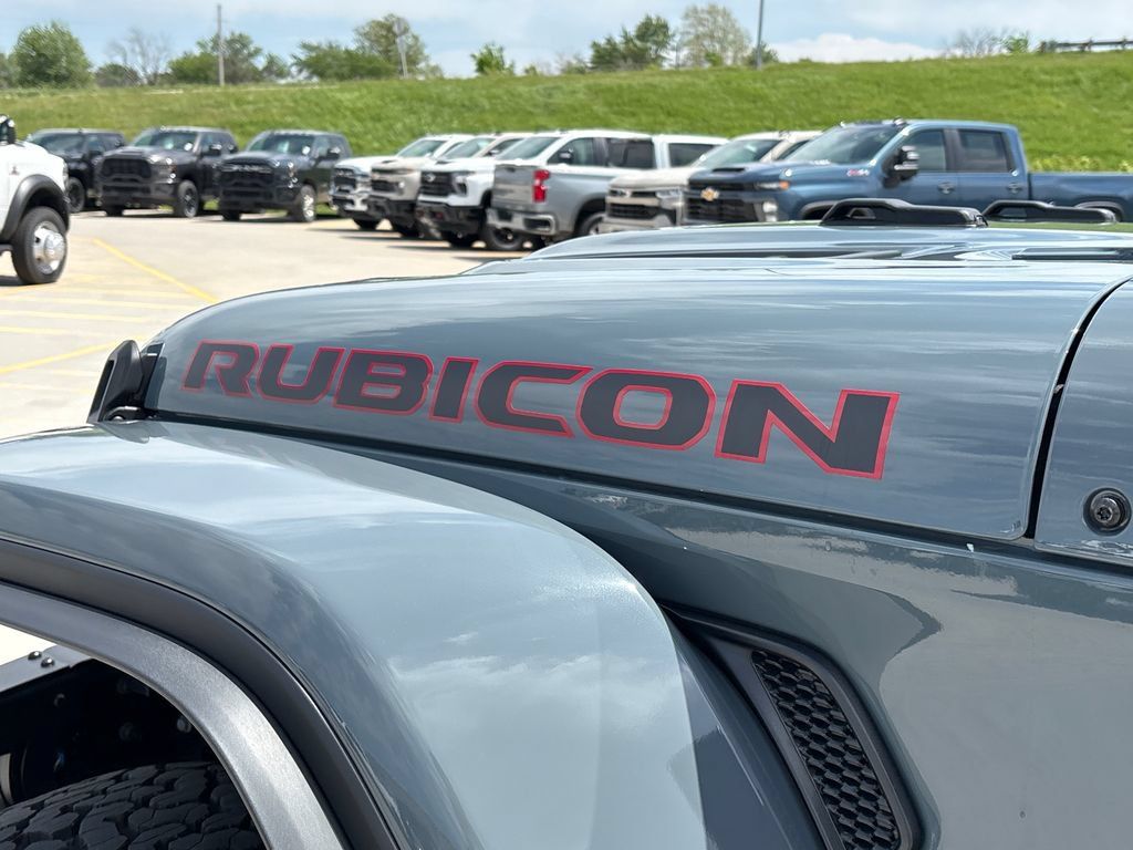Used 2025 Jeep Wrangler Unlimited Rubicon AWD/4WD image 43
