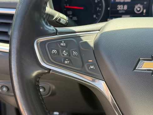 Used 2020 Chevrolet Equinox LT w/ Driver Convenience Package AWD/4WD image 19