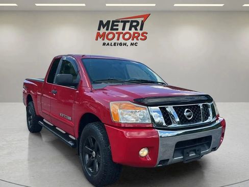 Used 2012 Nissan Titan SV w/ SV Value Truck Pkg image 3