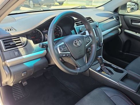 Used 2016 Toyota Camry SE FWD image 14
