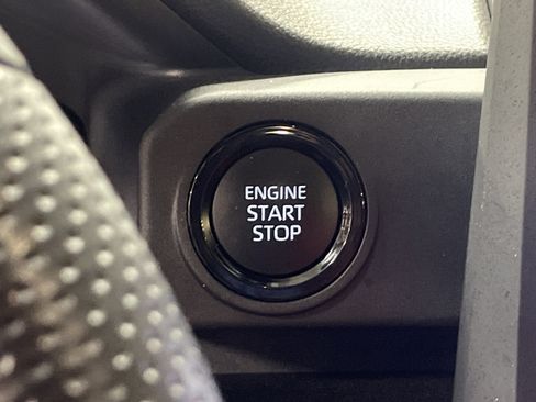 Used 2025 Toyota Tacoma SR image 29