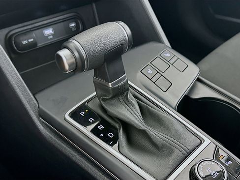 Used 2025 Kia Sportage LX image 24