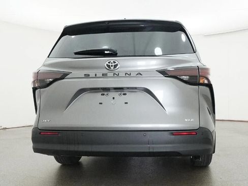 New 2026 Toyota Sienna XLE image 23