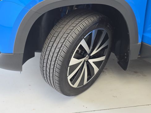 Certified 2023 Volkswagen Taos SE w/ Panoramic Sunroof Package FWD image 32
