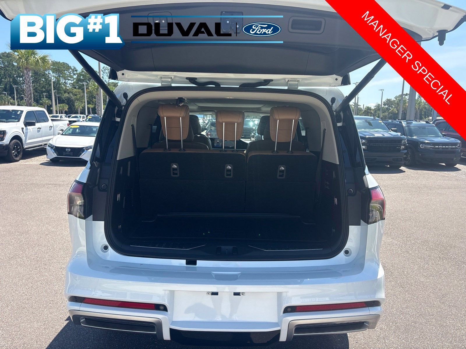 Used 2026 INFINITI QX80 Luxe w/ Cargo Package RWD image 7