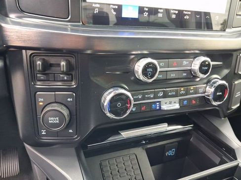 Used 2025 Ford F250 Lariat w/ Black Appearance Package image 21