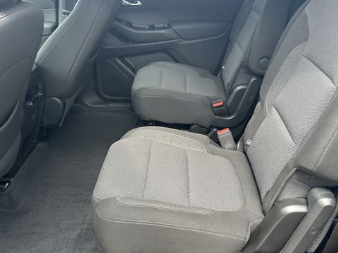 Used 2023 Chevrolet Traverse LT FWD image 29