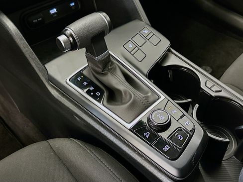 Used 2025 Kia Sportage LX image 24
