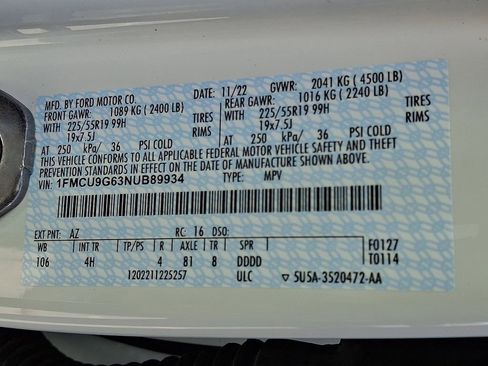 Used 2022 Ford Escape SE w/ SE Sport Appearance Package image 27