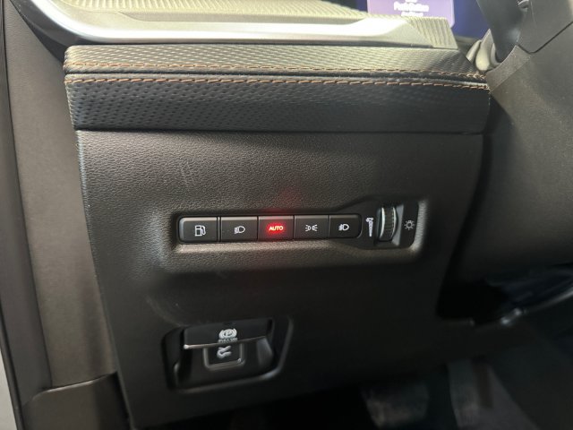 Used 2026 Jeep Cherokee Limited AWD/4WD image 25