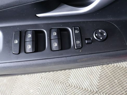 Used 2023 Hyundai Elantra SEL image 31