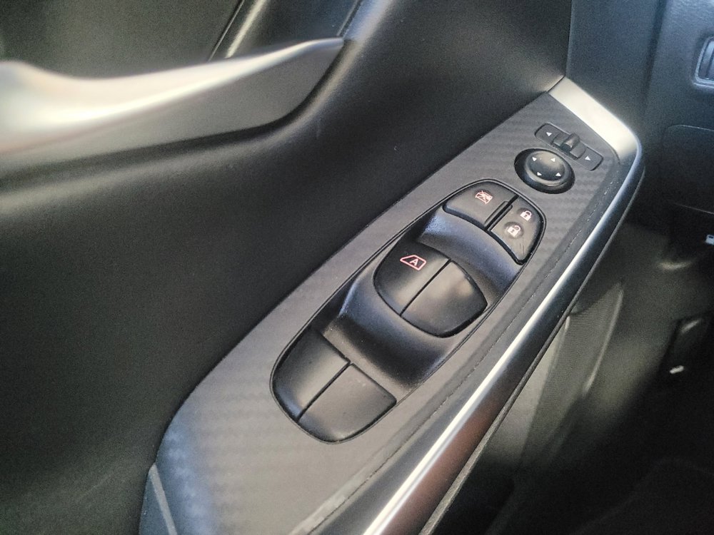 Used 2025 Nissan Sentra SR FWD image 27