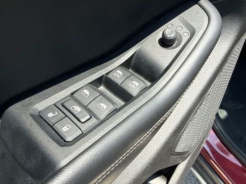 Used 2024 Jeep Grand Cherokee Laredo RWD image 12