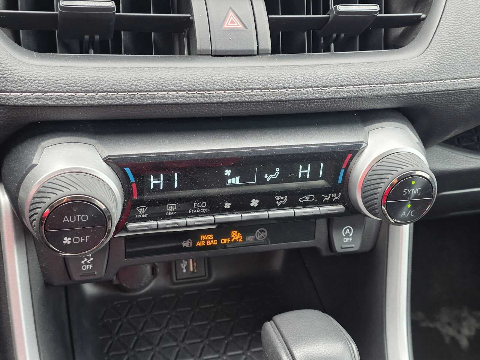 Used 2023 Toyota RAV4 XLE FWD image 28