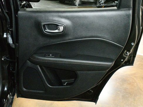 Used 2019 Jeep Compass Latitude w/ Popular Equipment Group image 46