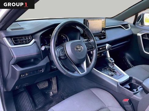 Used 2021 Toyota RAV4 SE AWD/4WD image 18
