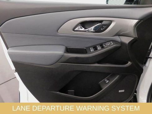 Used 2020 Chevrolet Traverse LT w/ LT Premium Package image 25