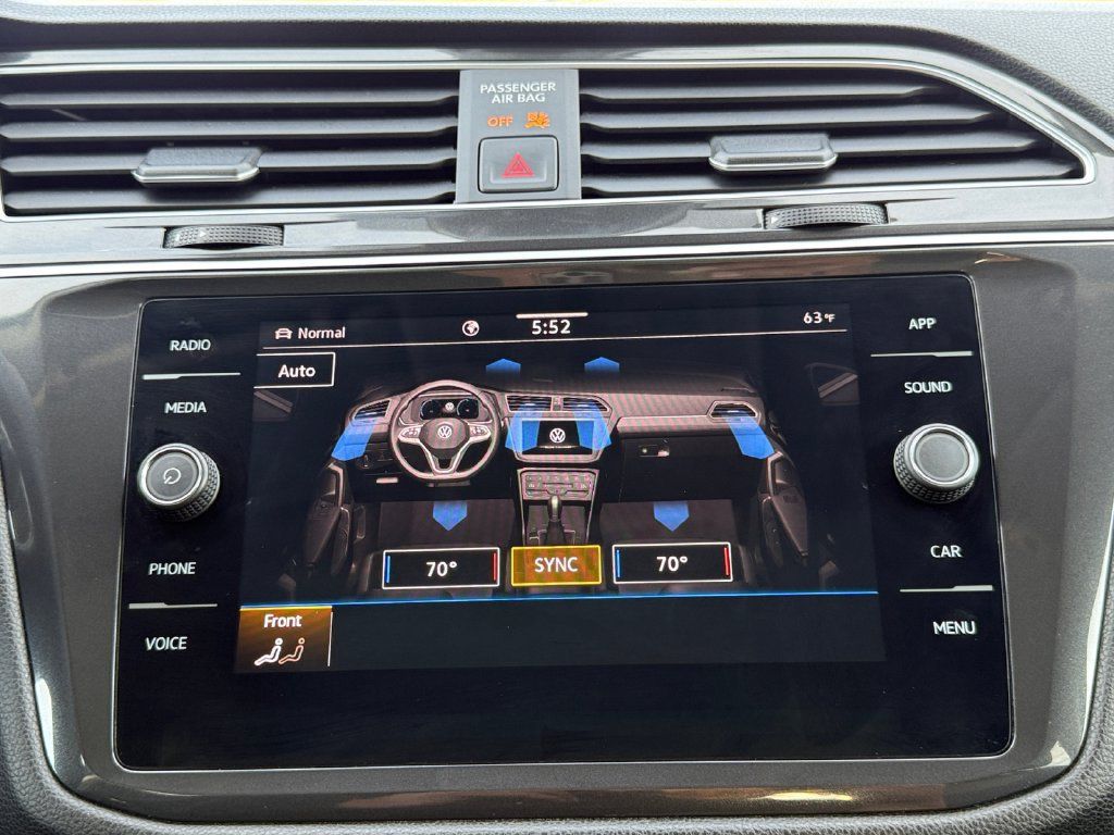 Used 2023 Volkswagen Tiguan SE w/ Panoramic Sunroof Package AWD/4WD image 16