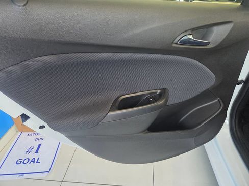 Used 2019 Chevrolet Cruze LT FWD image 17