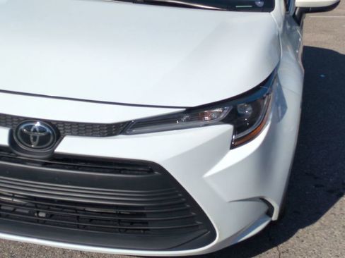 Certified 2025 Toyota Corolla LE image 10