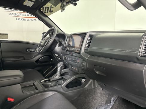 Used 2023 Nissan Frontier SV w/ Midnight Edition Package image 29