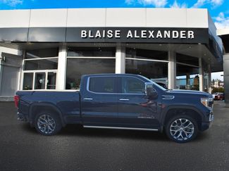 Used 2020 GMC Sierra 1500 Denali w/ Denali Ultimate Package AWD/4WD video 2