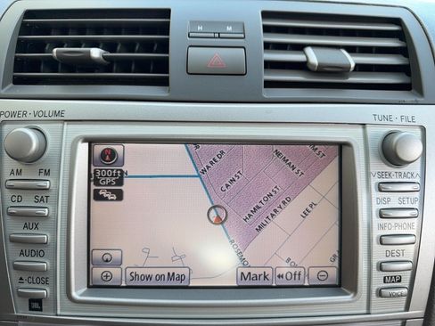 Used 2011 Toyota Camry XLE w/ SE/XLE Extra-Value Pkg FWD image 8