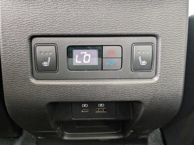 Used 2024 Mitsubishi Outlander SEL FWD image 16
