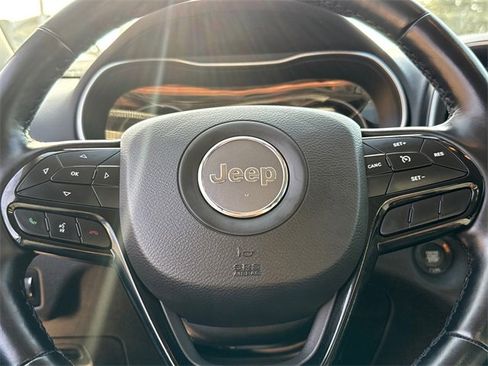 Used 2021 Jeep Cherokee Latitude Plus image 29