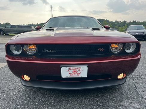 Used 2014 Dodge Challenger R/T RWD image 9