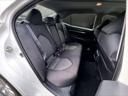 Used 2020 Toyota Camry LE image 27