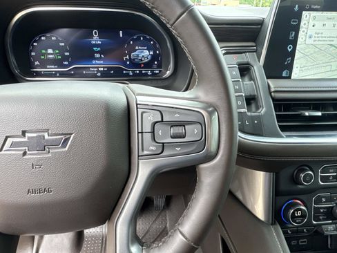 Used 2024 Chevrolet Tahoe Z71 w/ Luxury Package AWD/4WD image 23