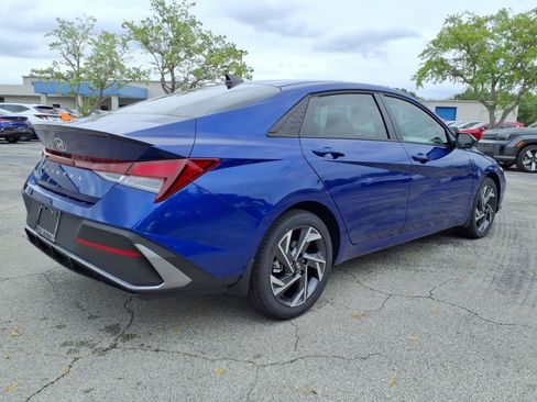New 2025 Hyundai Elantra SEL image 7