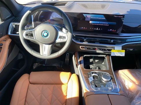 New 2026 BMW X5 xDrive50e w/ M Sport Package image 9