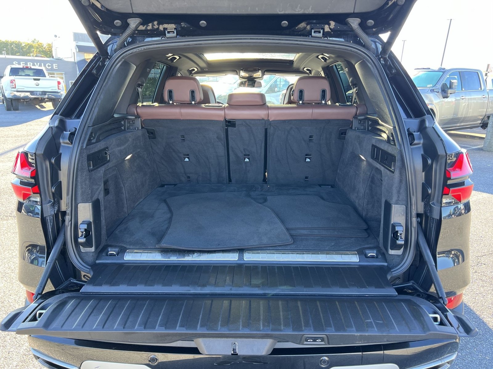 Used 2025 BMW X5 xDrive50e AWD/4WD image 26
