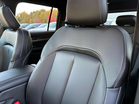 New 2025 Jeep Grand Cherokee Limited image 11