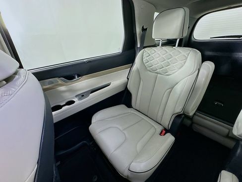 Used 2022 Hyundai Palisade Limited FWD image 12