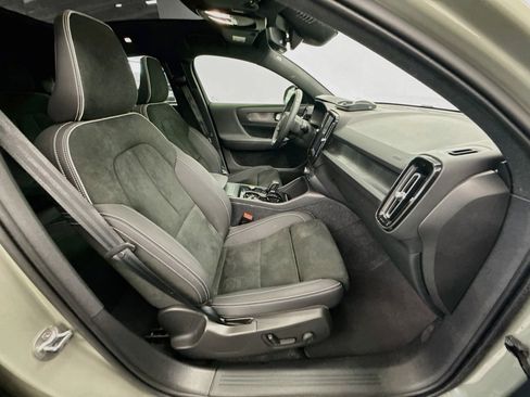 Used 2023 Volvo C40 P8 Recharge Ultimate AWD/4WD image 31