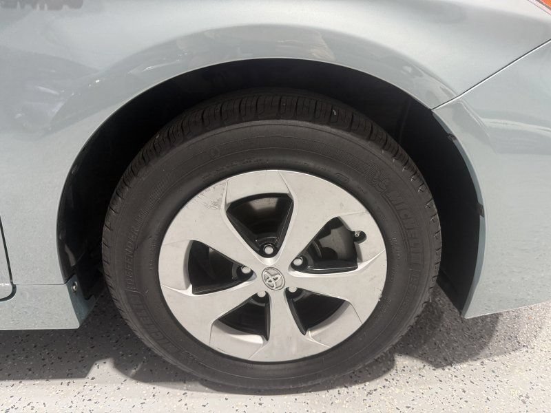 Used 2015 Toyota Prius Four FWD image 7