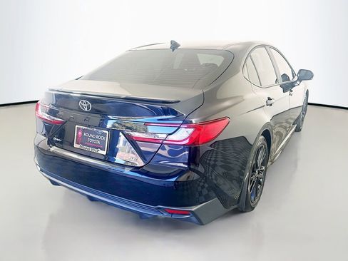 Used 2025 Toyota Camry SE image 5