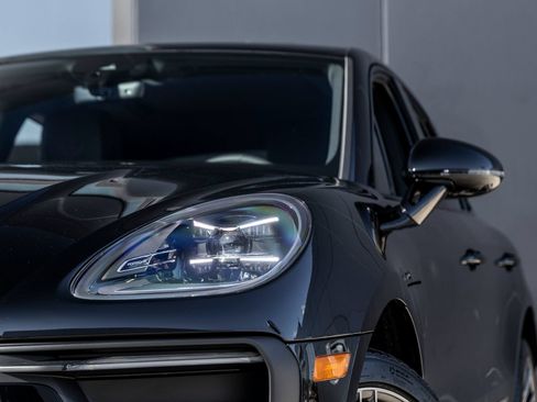 Certified 2026 Porsche Macan AWD/4WD image 16