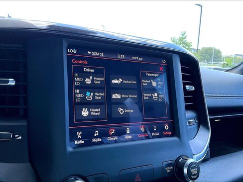 Used 2019 RAM 1500 Laramie w/ Sport Appearance Package AWD/4WD image 32