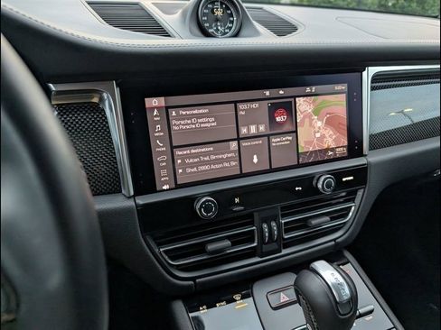 Used 2024 Porsche Macan Turbo image 18