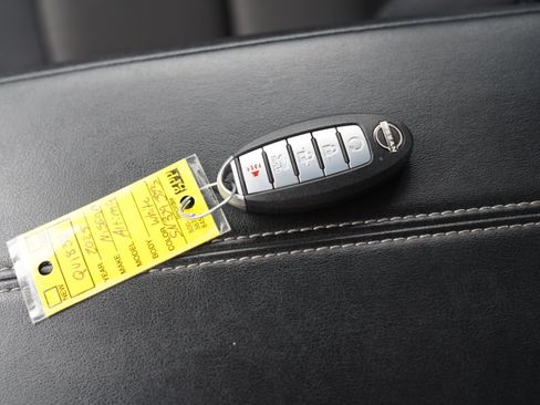 Used 2025 Nissan Altima 2.5 SV FWD image 30
